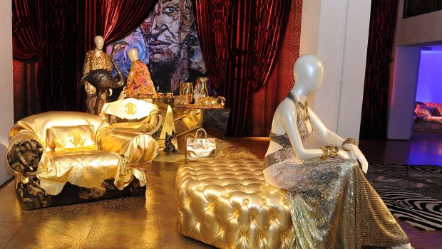 Fuorisalone 2013 Milano: Gold, Excess and Love, l&#8217;installazione di Roberto Cavalli Home, le foto