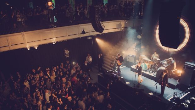 Burberry Acoustic Live 2013: la performance dei Kaiser Chiefs a Londra, tutte le foto