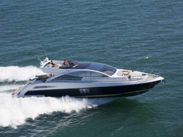 Yacht di lusso Schaefer 800 by Pininfarina al Rio Boat Show 2013