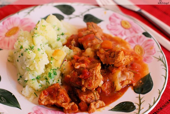 Lo spezzatino di pollo e patate, la ricetta in versione light