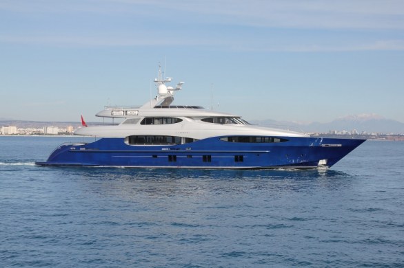 Mega yacht di lusso Vicem Yachts Vulcan di 46 metri per la gioia dei milionari di tutto il mondo