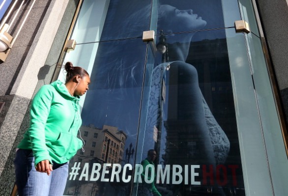 Abercrombie mette al bando le taglie forti, solo clienti magre nei suoi negozi