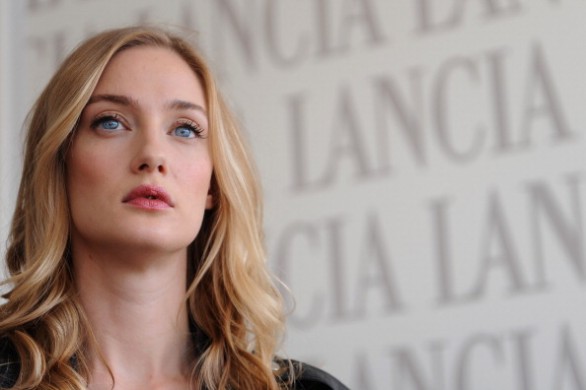 La modella Eva Riccobono sposa ideale per gli italiani