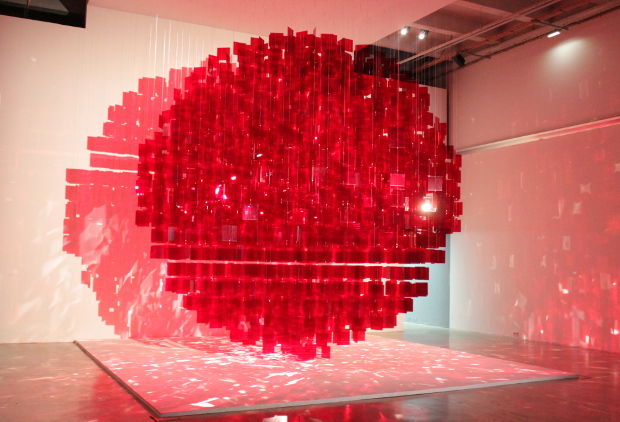 Julio Le Parc, geometrici giochi di luce al Palais de Tokyo di Parigi