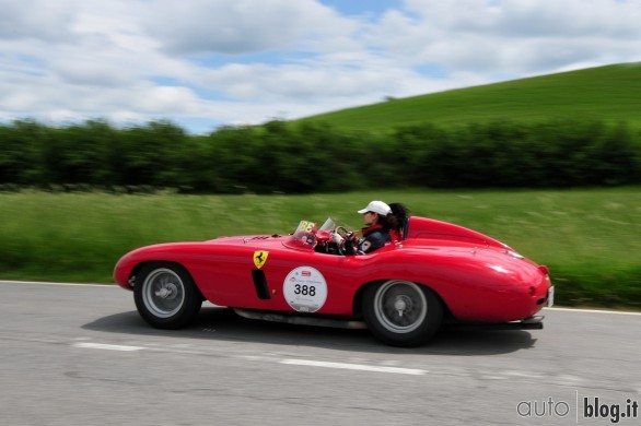 Mille Miglia 2013, onori della gloria per una Bugatti del 1927