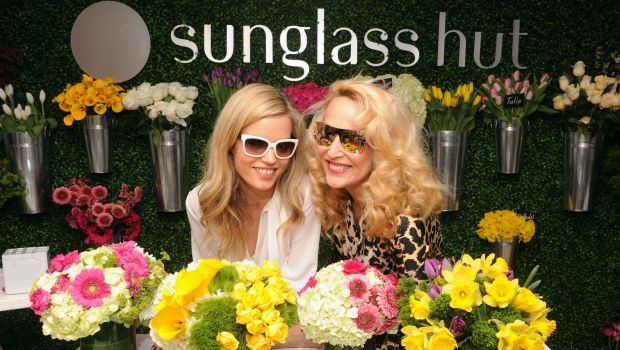 Festa della Mamma 2013: Georgia May Jagger e Jerry Hall per l&#8217;evento di Sunglass Hut, le foto