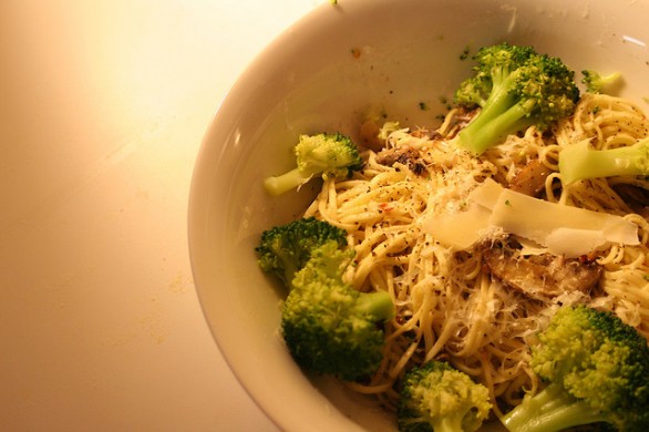 Pasta con broccoletti verdi con la ricetta leggera