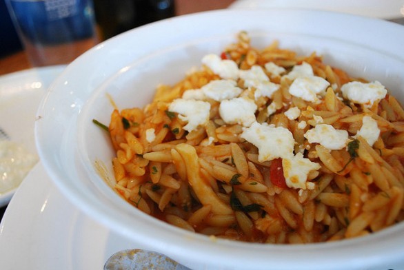 La pasta con orata e pomodoro fresco