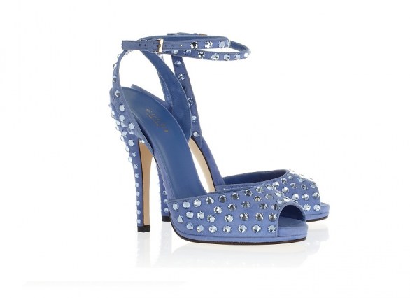 Le scarpe blu perfette per l&#8217;estate 