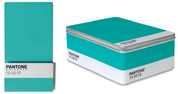 Accessori azzurro turchese nella collezione di design di Pantone