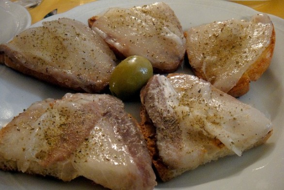 Le bruschette con lardo con la ricetta veloce