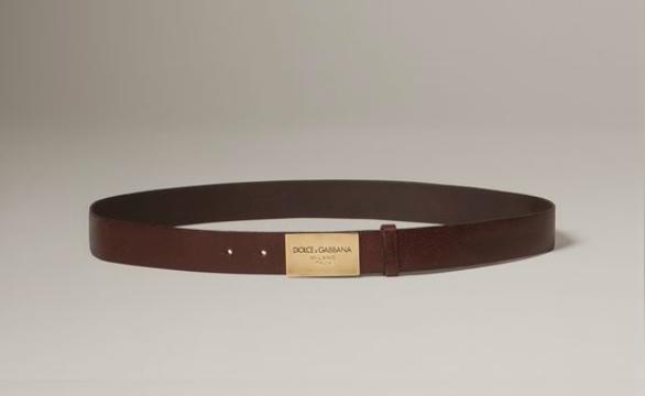 Dolce &#038; Gabbana firma una cintura di lusso in cuoio volanato