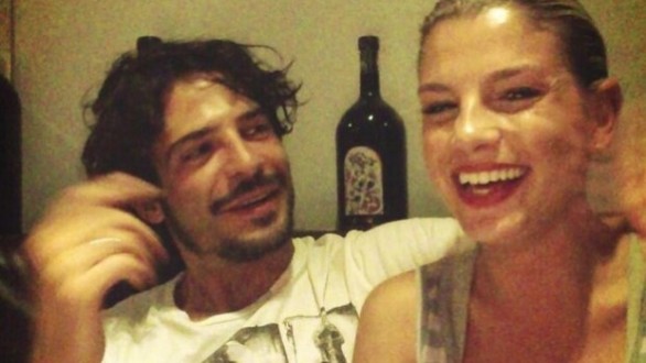 Emma Marrone si sfoga su Facebook: “No all’amore bigotto. La mia storia è bella e discreta”