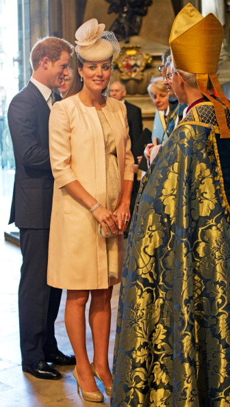 Kate Middleton bellissima con il pancione