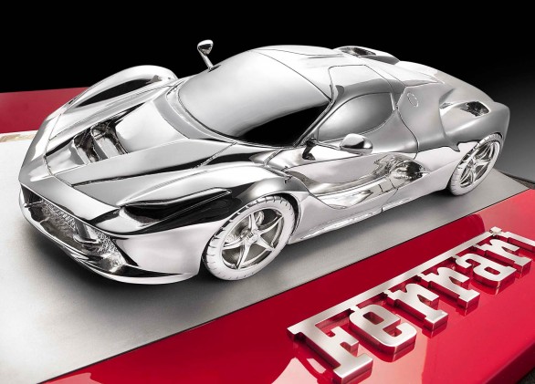 Speciale collezionismo, scultura LaFerrari in edizione limitata