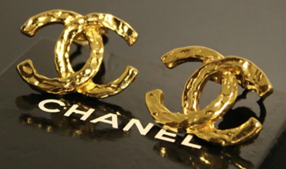 Il prezzo degli orecchini Chanel preferiti da Pinkblog.it