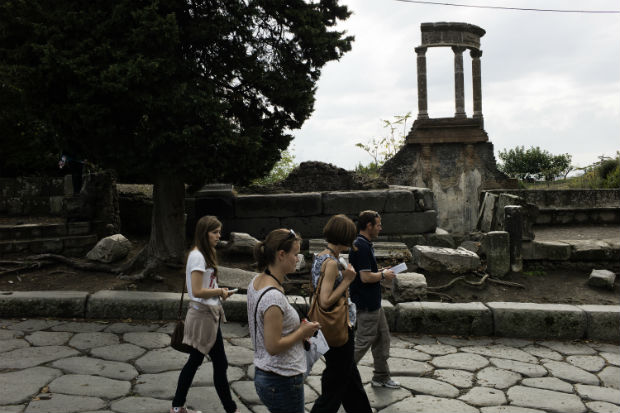 Sciopero a Pompei, turisti in attesa per ore, Puglisi: danno per il Paese, Letta intervenga