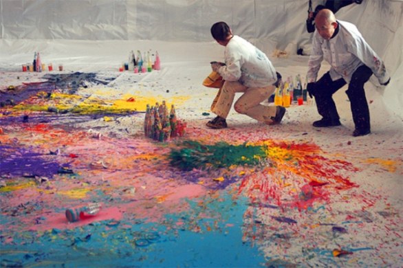A Settembre l’arte di Shozo Shimamoto a Milano: in mostra la libertà espressiva della pittura