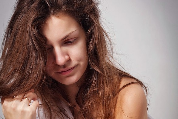 Gli effetti dello stress su pelle e capelli