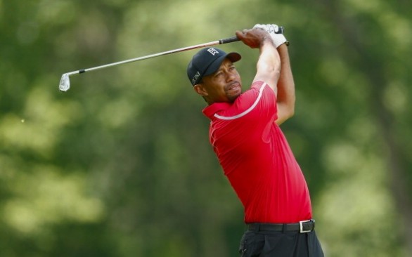 Tiger Woods torna ad essere lo sportivo più ricco secondo Forbes