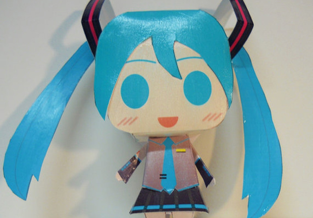 Hatsune Miku di Vocaloid, i papercraft