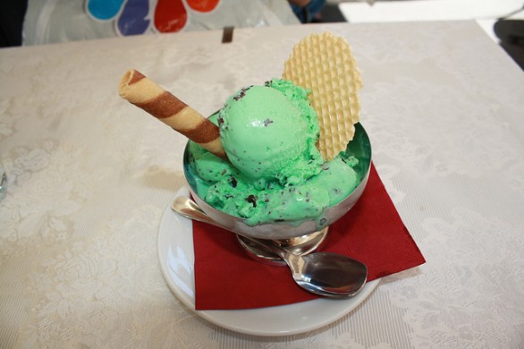 La ricetta del gelato alla menta con scaglie di cioccolata