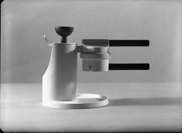 Scoperta una caffettiera di design firmata F.lli Castiglioni nell&#8217;archivio Cimbali