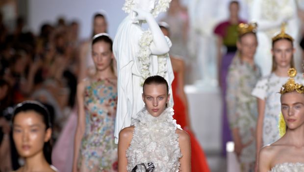 Sfilate Alta Moda Parigi 2013: la ceramica floreale di Giambattista Valli, l&#8217;autunno inverno 2013