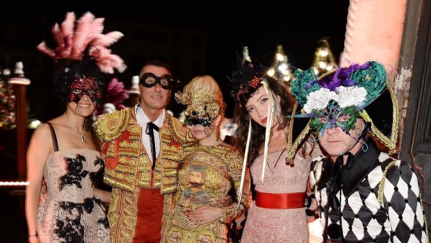 Dolce &#038; Gabbana Alta Moda 2013 Venezia: il ballo in maschera, le celebs e la collezione AI 2013/2014