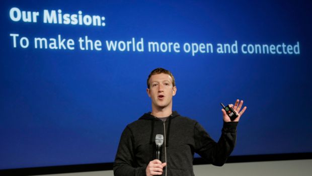Facebook Mark Zuckerberg: James Perse veste il team Facebook