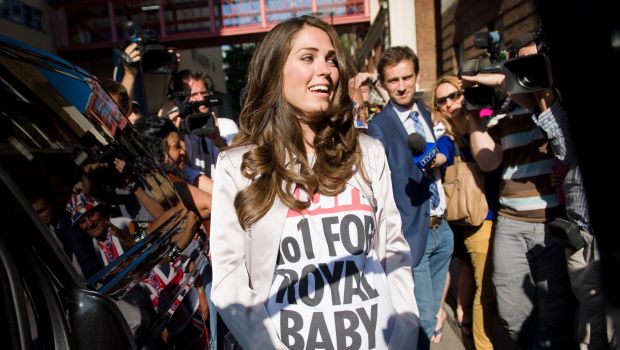 Kate Middleton incinta: iniziato il travaglio, la diretta streaming, sale l&#8217;attesa per il Royal Baby