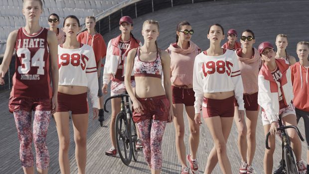 Bershka, collezione autunno inverno 2013 2014: la linea sportswear Start Moving, le foto