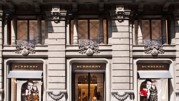 Burberry Napoli via dei mille: inaugurata la nuova boutique del brand