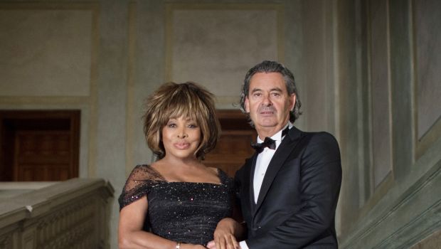 Tina Turner matrimonio: Giorgio Armani ha vestito la coppia di sposi Tina Turner e Erwin Bach