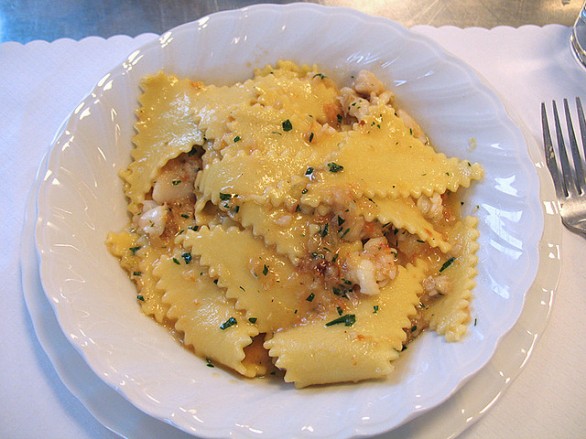 Cucinare la pasta con la rana pescatrice con la ricetta semplice