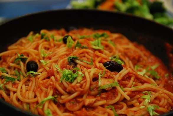 La ricetta della pasta con il tonno fresco