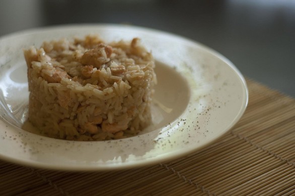 Il risotto al salmone affumicato o fresco