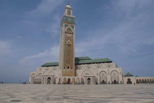 A Casablanca nella moschea Hassan II, che si specchia sull&#8217;oceano