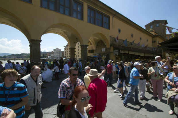 Crollo al Corridoio Vasariano di Firenze, lunedì cominciano i lavori