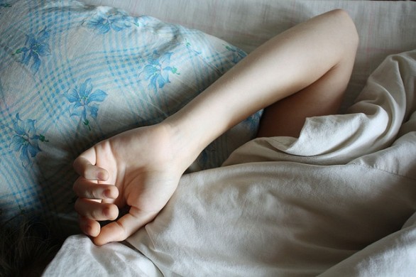 Dormire troppo fa male? Le cause del sonno eccessivo e i rischi