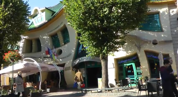 Krzywy Domek, la Crooked House di Sopot in Polonia