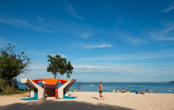 La biblioteca da spiaggia disegnata da Matali Crasset