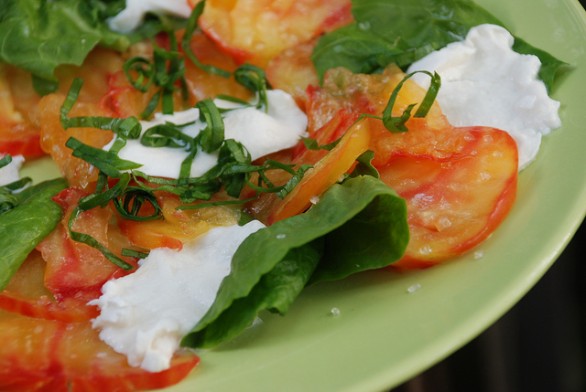 L’insalata caprese, la ricetta e le varianti moderne