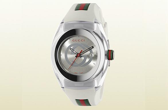 Orologio della linea Gucci Sync per vivere l&#8217;estate con classe