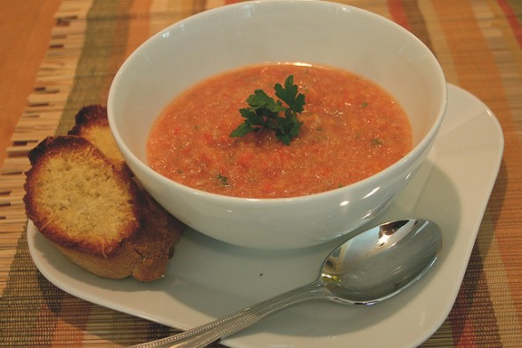 La ricetta del gazpacho di verdure, una zuppa fresca e light per l&#8217;estate