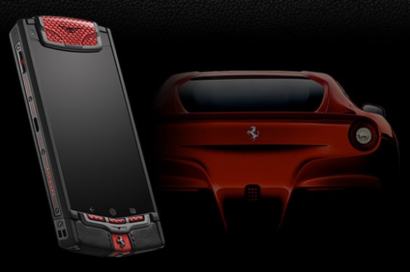 Vertu Ti Ferrari, smartphone di lusso ispirato alla F12berlinetta