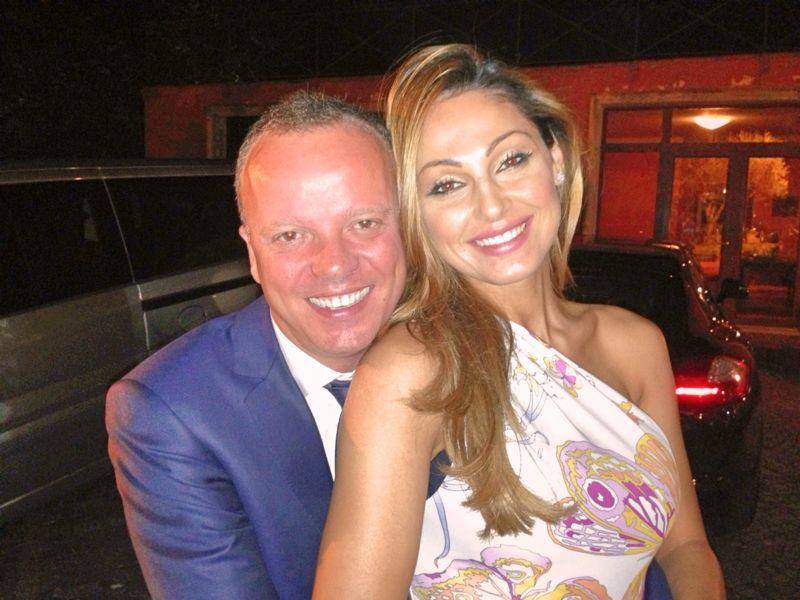 Anna Tatangelo e Gigi D Alessio felici