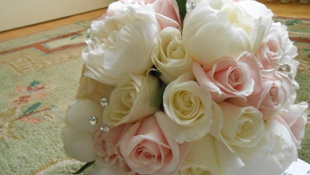Il significato del bouquet da sposa e quali fiori scegliere secondo stagione