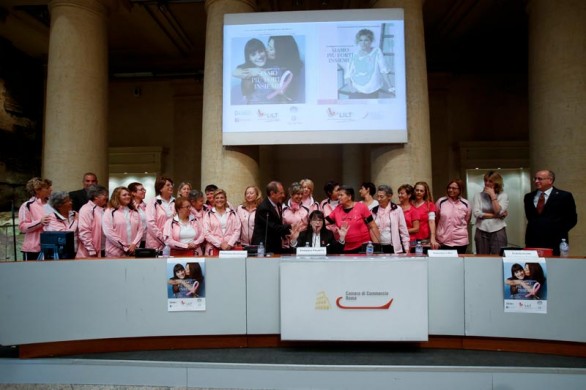 Cancro al seno: la LILT presenta la Campagna Nastro Rosa