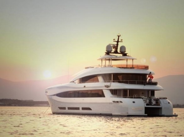 Yacht di lusso Curvelle Quaranta è il modello più innovativo